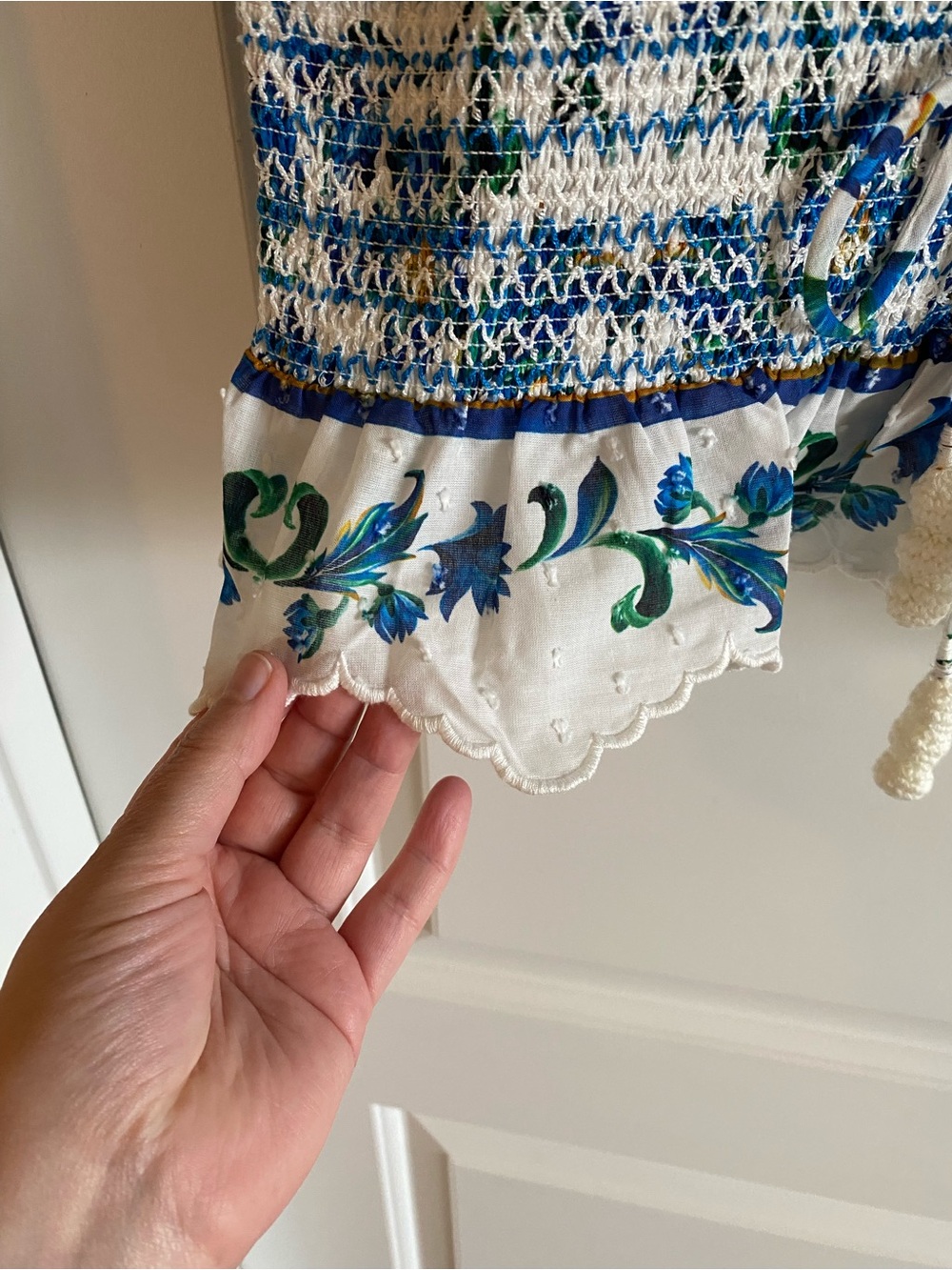 NWT Farm Rio - Off-White Flora Tile Smocked Blouse M - Picture 5 of 6